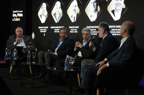 Galería | Oro, Plata y Cobre 200